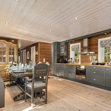 Family With Jacuzzi At Tempelseter *